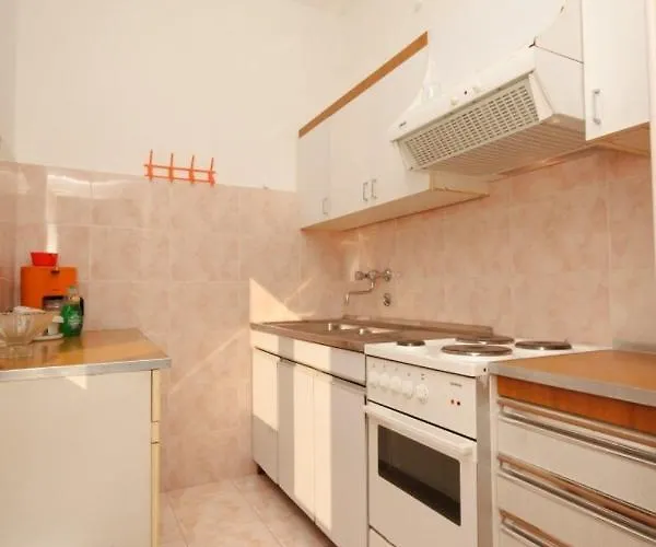 Novigrad 6979b * Novigrad Istria