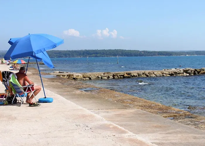 Novigrad 6979b * Novigrad Istria